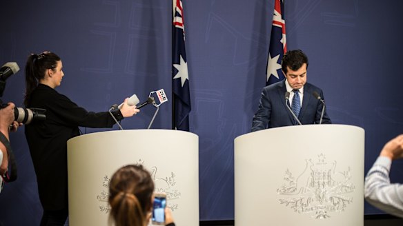 Senator Sam Dastyari announces he is quitting the shadow ministry.