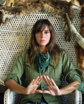 Cat Power (aka Chan Marshall) gave the impression she'd be happier anywhere else.