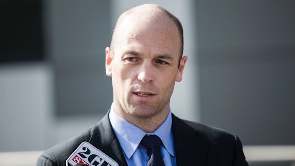 ACA chief Alistair Nicholson has been in England discussing the pay issue with players.