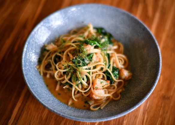 The linguine with prawns.