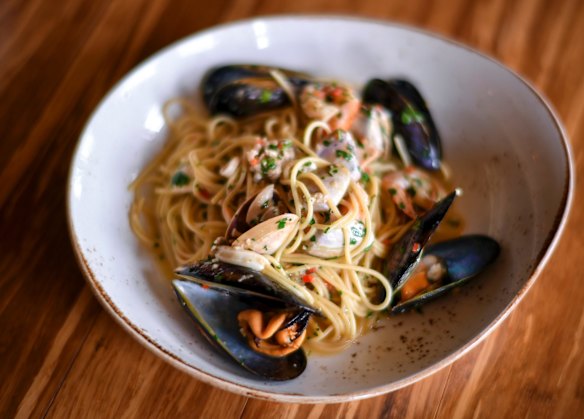 The spaghetti "mazza" at Ilona Staller.