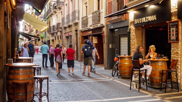 There are countless pubs, bars, taverns and restaurants in St Nicholas Street (Calle San Nicolas), Pamplona.
