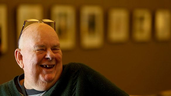 Les Murray's imagistic skill is matched by a strong sensitivity to language's sonic potential in his poems.