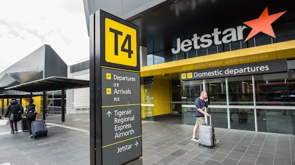 One reader had a driver attempt to scam them at Melbourne Airport.