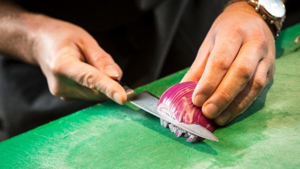 Step 4: Make horizontal slices, from the top of the onion towards the root.