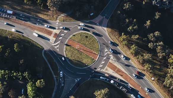 Early morning traffic on Morshead Drive in Canberra. Thresholds are being considered for some models to be put to the compulsory third party citizen's jury. 
