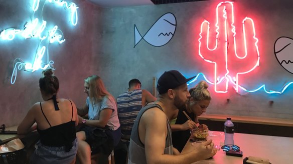 Fishbowl Sashimi Bar in Bondi serves up a delicious fusion of Hawaiian and Asian cuisine.