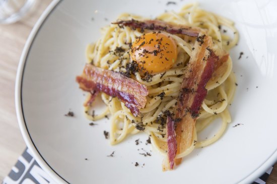 Spaghetti for breakfast: the carbonara tartufa at Cantina Carolina.