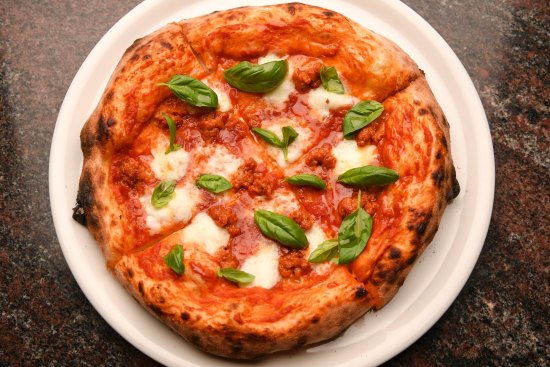 Romantica pizza with passata, fior di latte and basil with optional 'nduja.