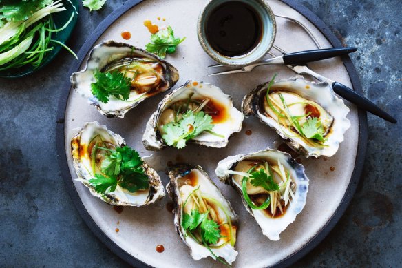 Oysters have evolved to spend time out of the water.