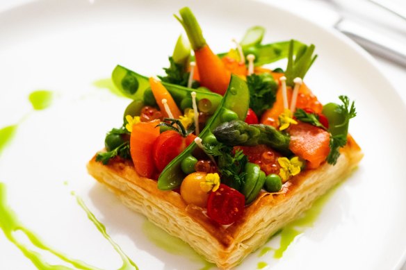 Spring tart with smoked salmon