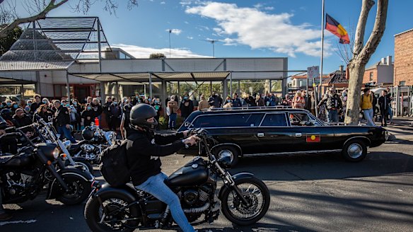  Archie Roach's body being Escorted by the Southern Warriors Aboriginal Motorcycle Club outside the Aboriginal Health Service, Nicholson St in Fitzroy.
