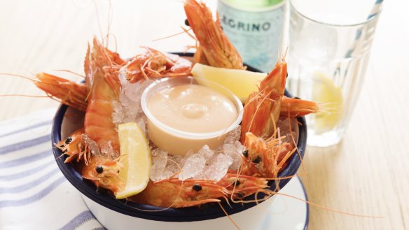 A bucket of prawns helps maintain the summery, holiday feel.