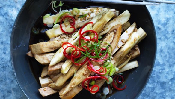 Steamed eggplant with chilli and garlic.