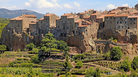 Medieval village Pitigliano is one of several higgledy-piggledy villages sculpted out of tufa outcrops.