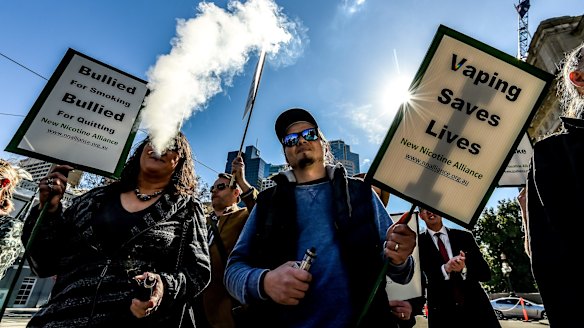 Protesters call for right to vape
