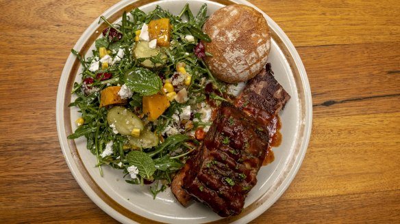 Smoked beef rib with roqcket, quinoa, feta and pickle salad.