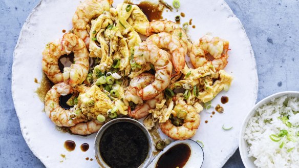 You can swap in other seafood, like scallops or crab meat, in this simple stir-fry.