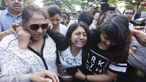 Brintha Sukumaran, sister of Myuran Sukumaran, arriving at Wijaya Pura in Cilacap on the day of the execution of her brother.