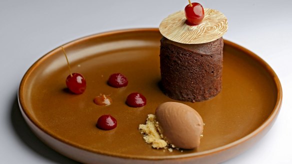 Classic: chocolate fondant with cherries.