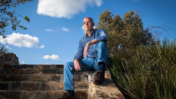 Professor Clive Hamilton has resigned from the Climate Change Authority, saying the Turnbull government isn't serious about tackling global warming.