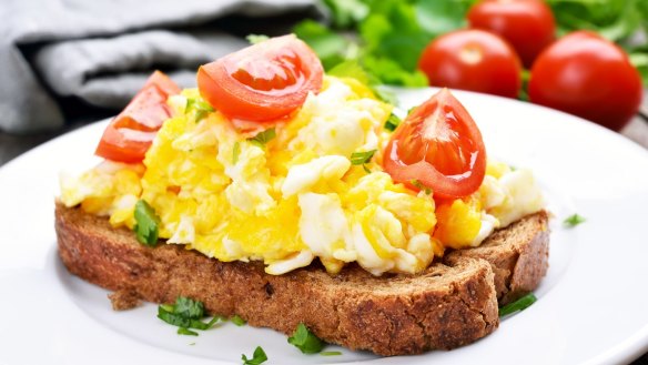 Scrambled eggs and tomatoes on toast: overrated?