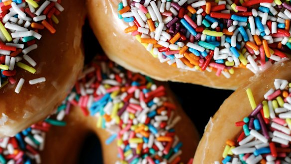 There are calls for tighter restrictions on junk food advertising.