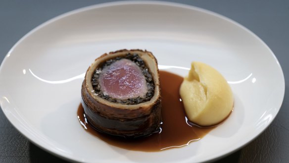 The cooks have four hours to re-create Josh Niland's tuna Wellington with mash and tuna gravy.