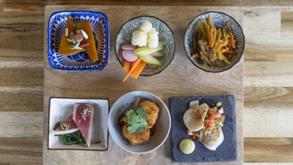 The lunchtime meal set at Tamura Sake Bar.