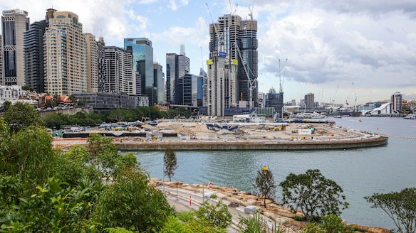 An angry City of Sydney Council has warned that the public is the loser in Lend Lease's latest proposals at Barangaroo.