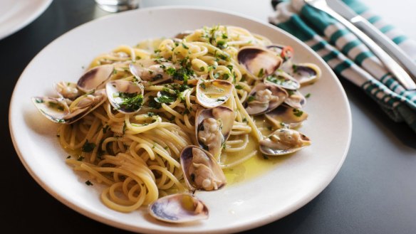 Spaghettone verace (pasta with pipis).