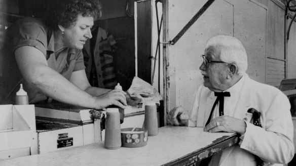 Colonel Sanders received his first Australian meat pie at Harry's in 1976 and described it as a "tasty morsel".