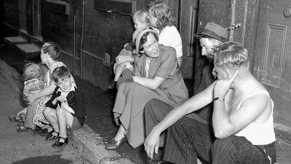 Park talks to Surry Hills locals in 1951 about the new housing commission scheme for the suburb that razed the terraces immortalised in <i>The Harp in the South</I>.