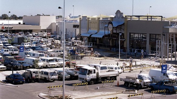 Carousel set to reclaim Perth's shopping centre crown