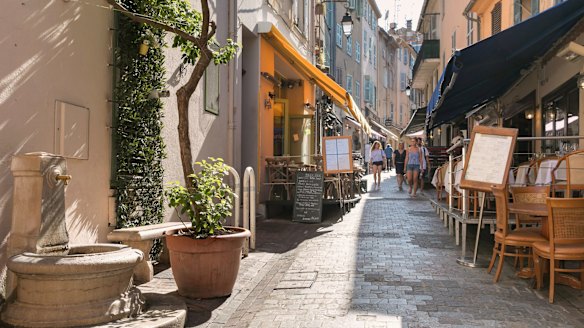 Cannes' old town, Le Suquet, has, in parts, a classic Provencal aura.