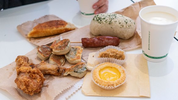 Specialty foods are more common in Box Hill, such as glutinous rice log (right) and other street-foods.