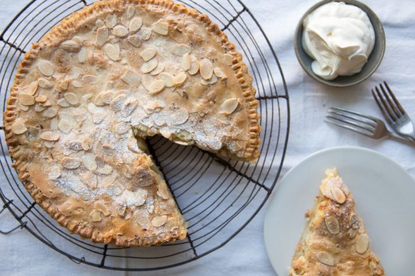 Almond crusted apple pie.