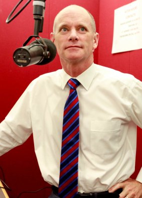 Campbell Newman has tried to distance Tony Abbott from the Queensland campaign.