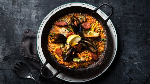 Seafood and meat paella.