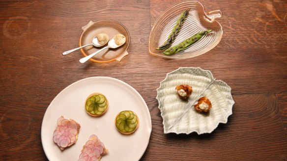 Snacks may include fermented crystallised honey, grilled broad beans, pickle tarts and artichoke hearts with ricotta.