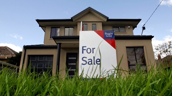 Median house prices in Perth are expected to continue falling for two years before stabilising in 2017-18.