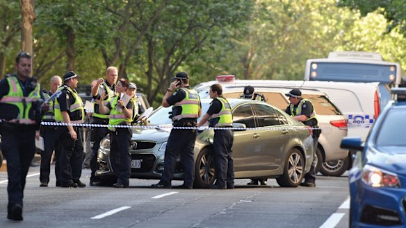 Pedestrian dies after being hit by truck in Melbourne's CBD