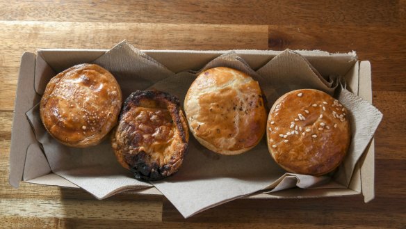 A party pie paddle for a sample of the lot. 