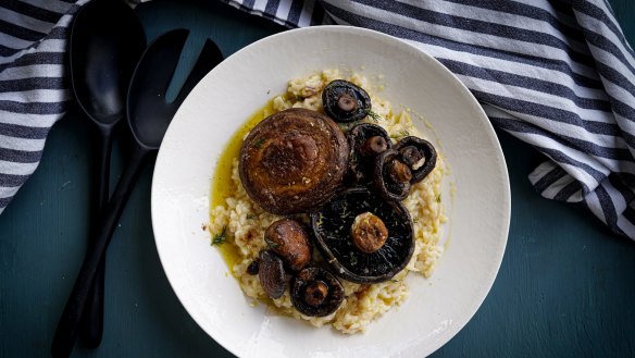 Oven-baked risotto with buttered mushrooms.