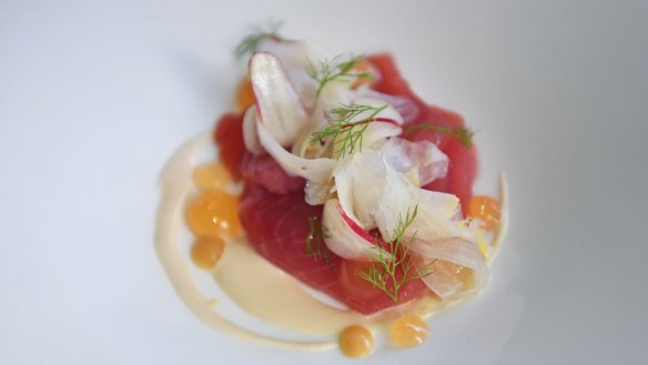 Yellowfin tuna, radish, fennel and grapefruit gel.