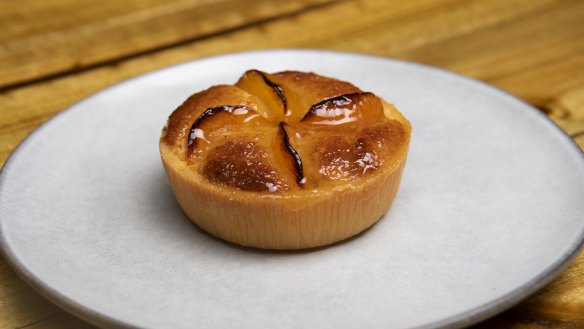 Apricot tart. 