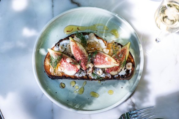 Tartine with figs and honey at Alala's.