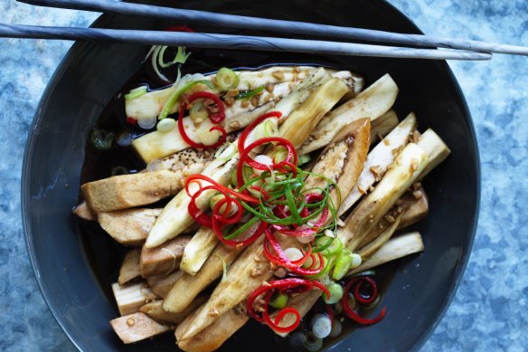 Steamed eggplant with chilli and garlic.