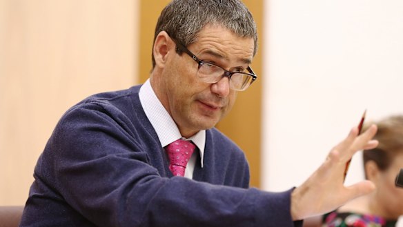 Labor senator Stephen Conroy says the Optus hybrid-fibre coaxial network that will be used in the NBN is 'a pile of rubbish'.