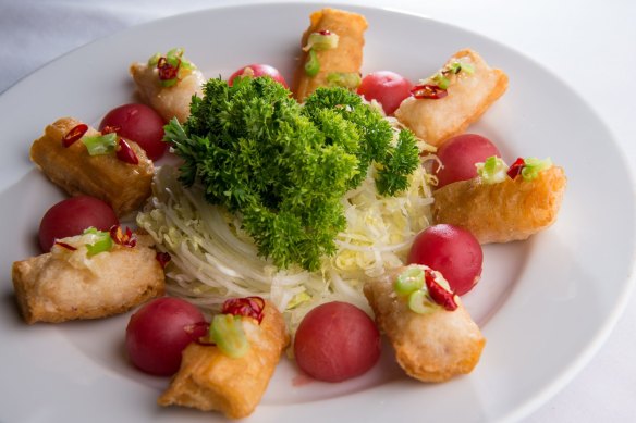 Off-menu: Deep-fried prawn-stuffed Chinese doughnuts.